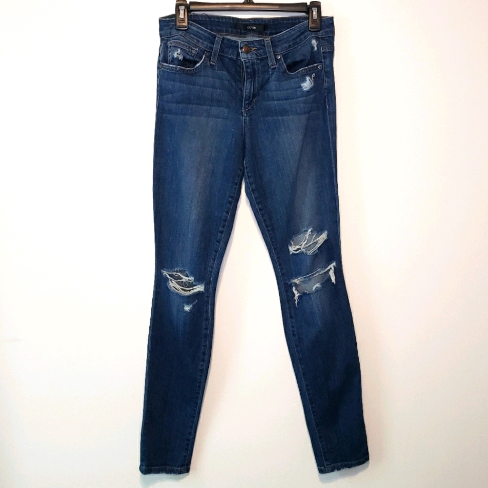 Joe's "The Skinny" Fit in VIDIKA Wash